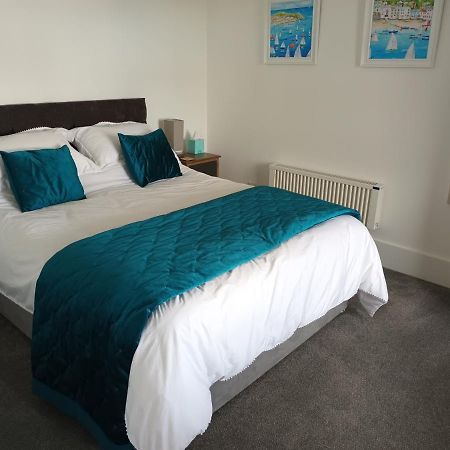 Contemporary One Bed Studio. Sea Views And Parking ウエストワード・ホー エクステリア 写真